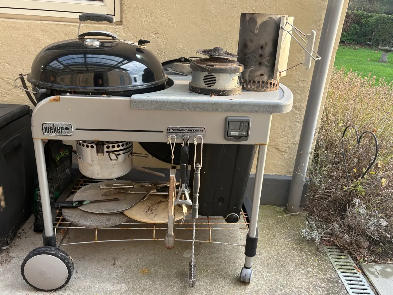 Billede 3 - Weber kulgrill med tilbehør