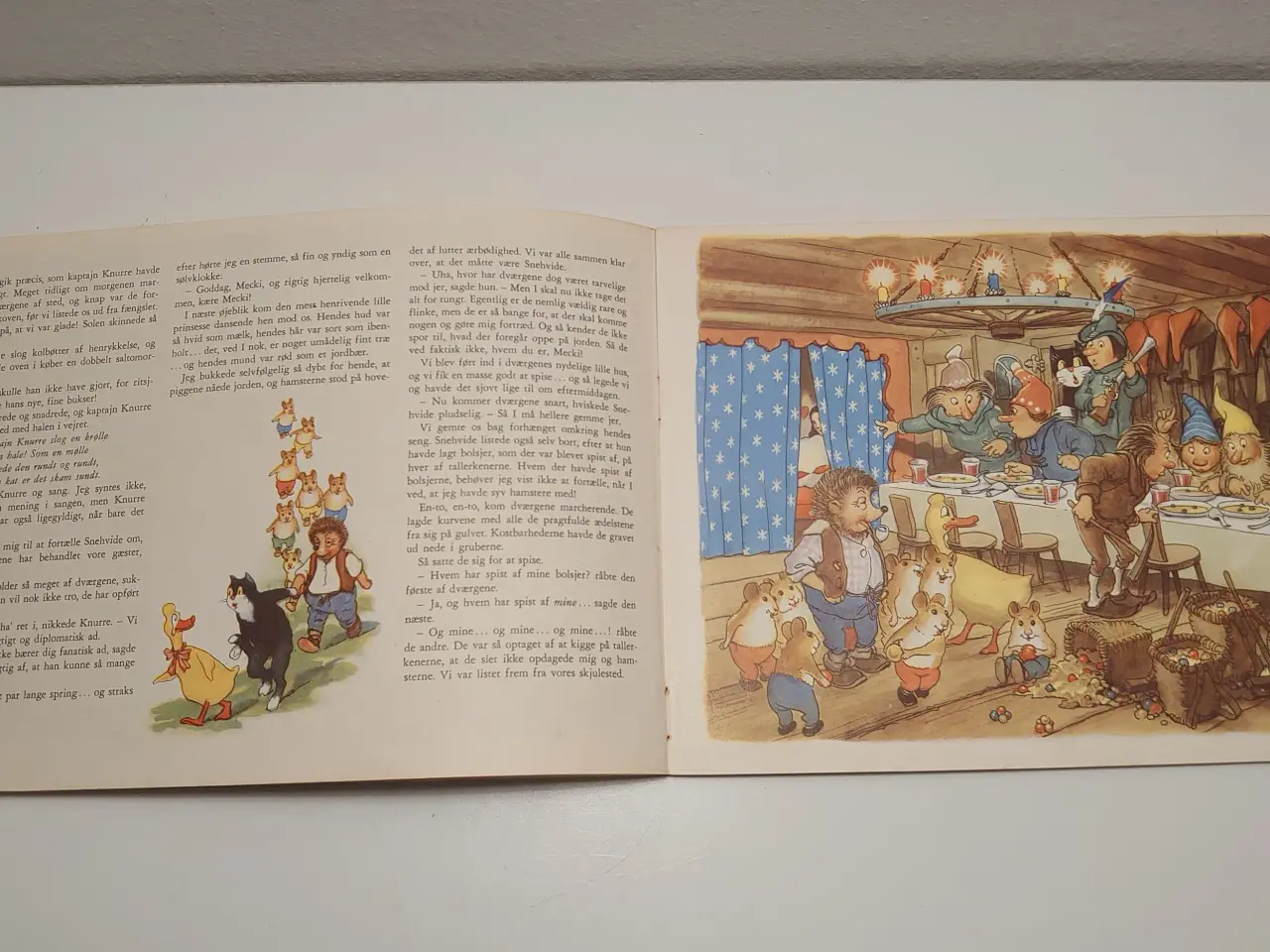Billede 4 - Mecki hos de syv små dværge. C.A.E. nr 52,1958.