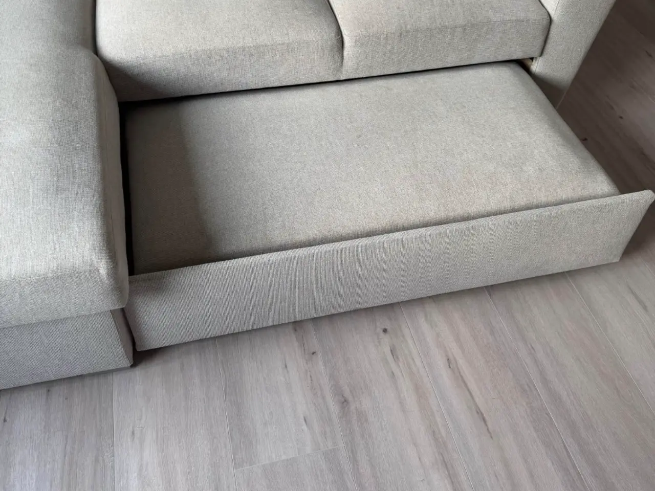 Billede 2 - Sovesofa m/ chaiselong (plads til opbevaring)