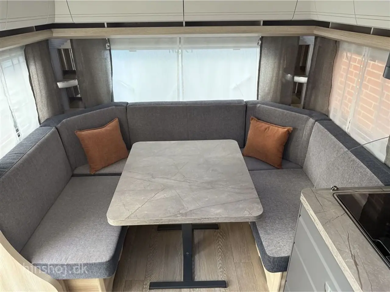 Billede 14 - 2026 - Hobby De Luxe 460 UFe Dejlig vogn med rundsidegruppe og franskseng fra Hinshøj Caravan A/S