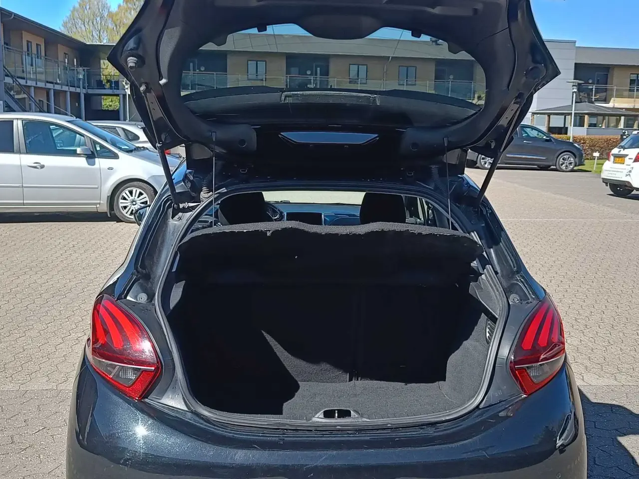 Billede 4 - Peugeot 208 Bluehdi 100 5d signsture sky 