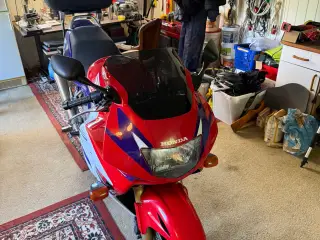 Honda 600 CC - Ring på 22 21 99 92
