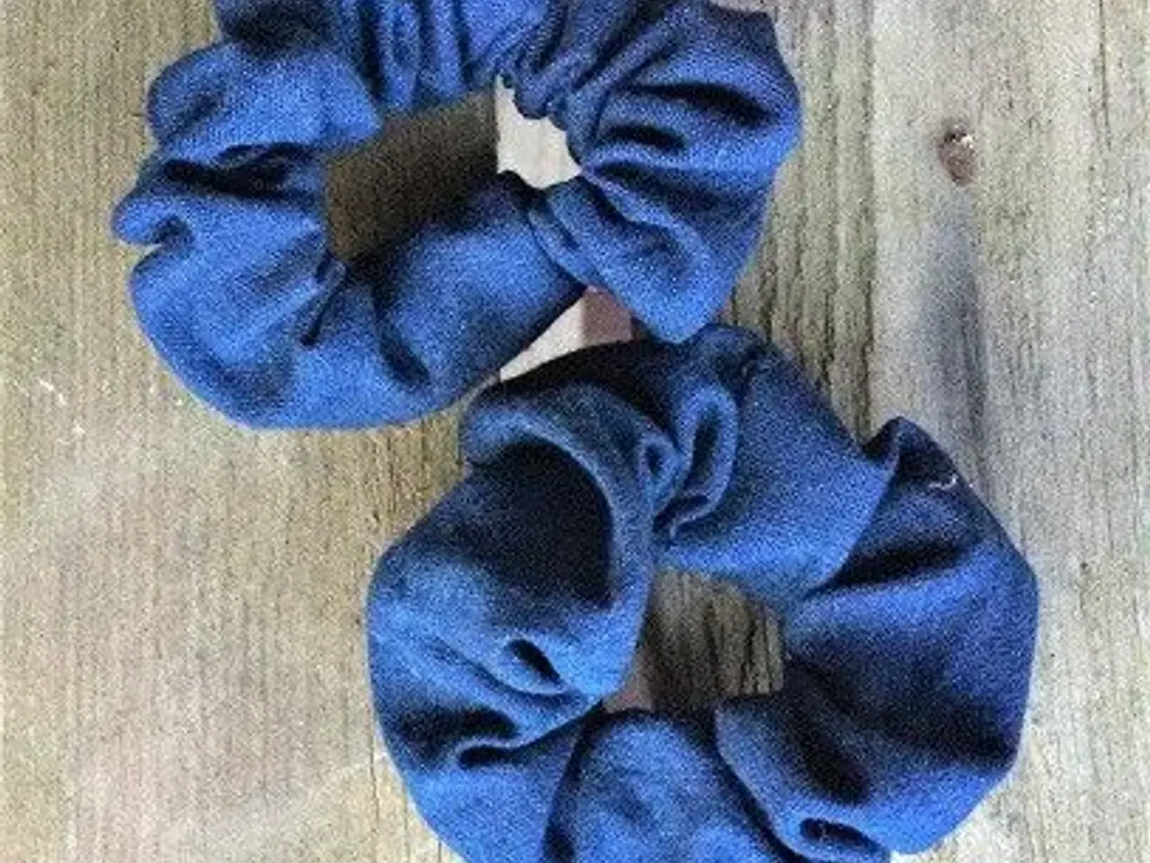 Billede 3 - HÅRELASTIKKER - SCRUNCHIES - hårpynt - d