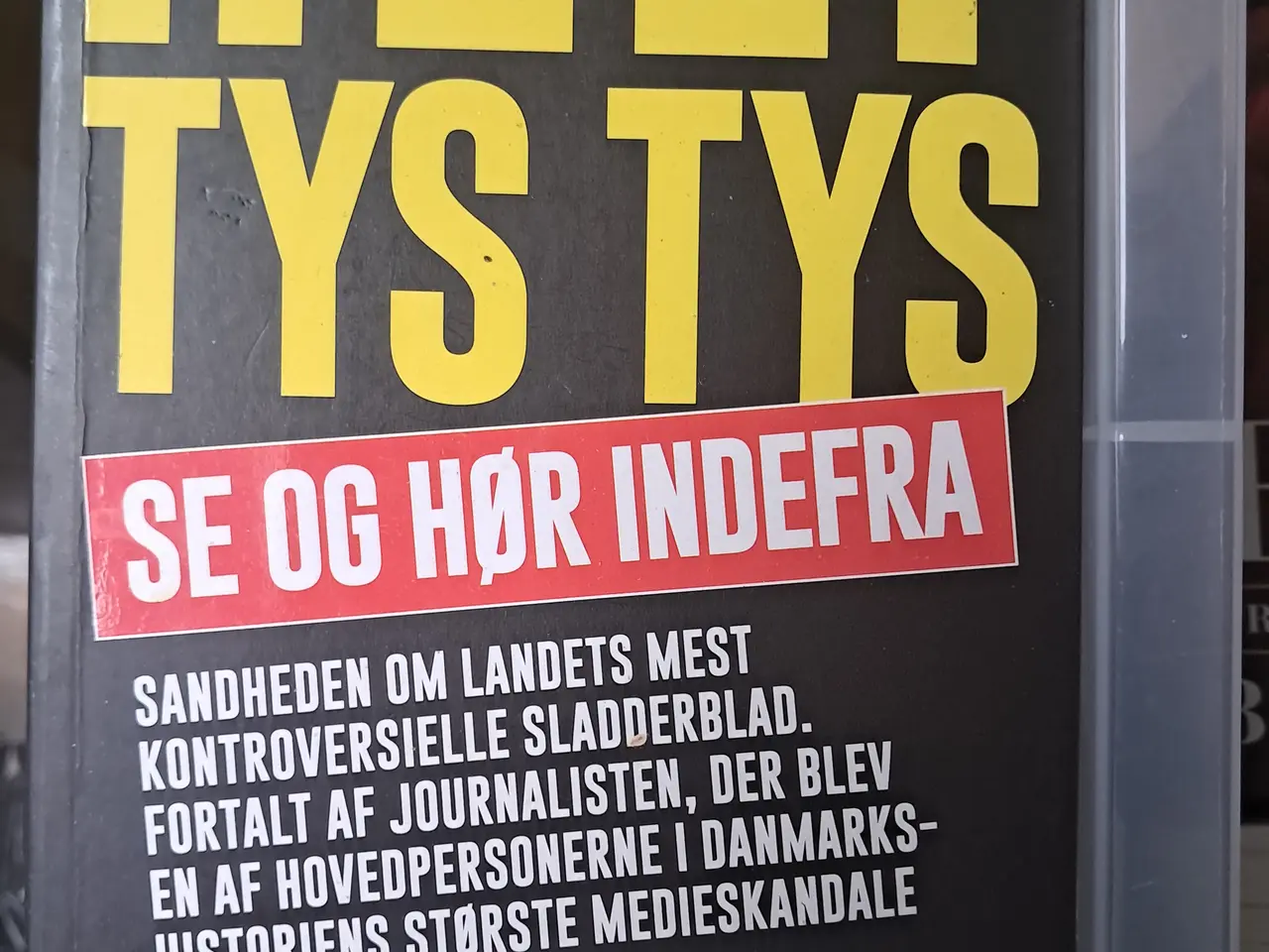 Billede 1 - Bogen om se og hør skandalen