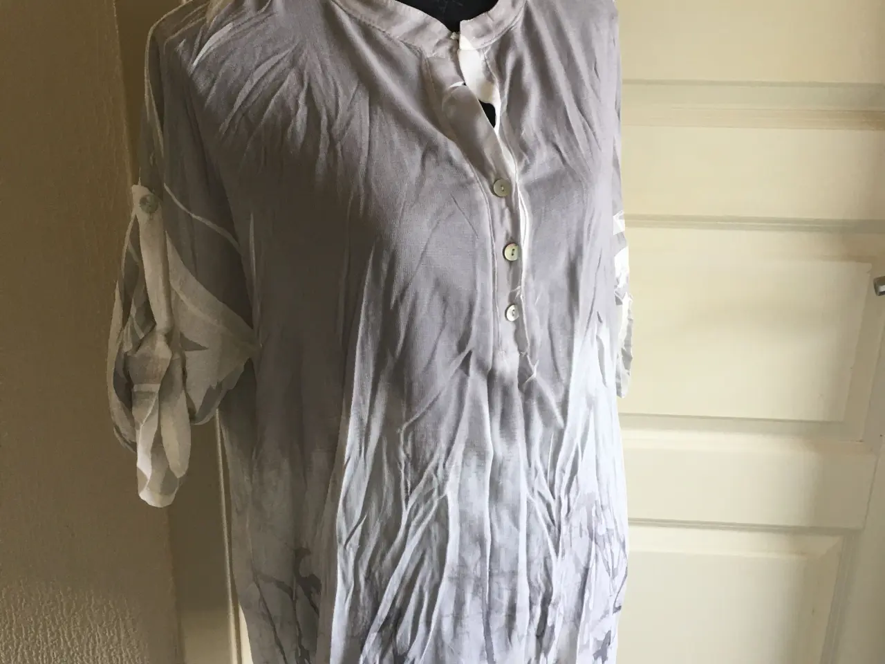 Billede 2 - Helt ny Made in Italy lang bluse str. 38