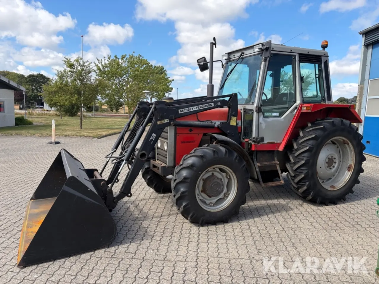 Billede 2 - Traktor Massey-Ferguson 690 RJ med frontlift og tilbehør
