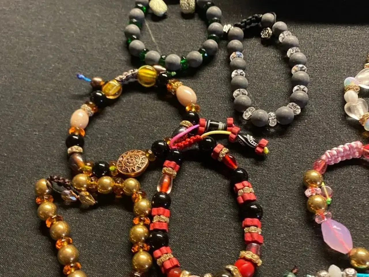 Billede 2 - Nye knyttede armbånd