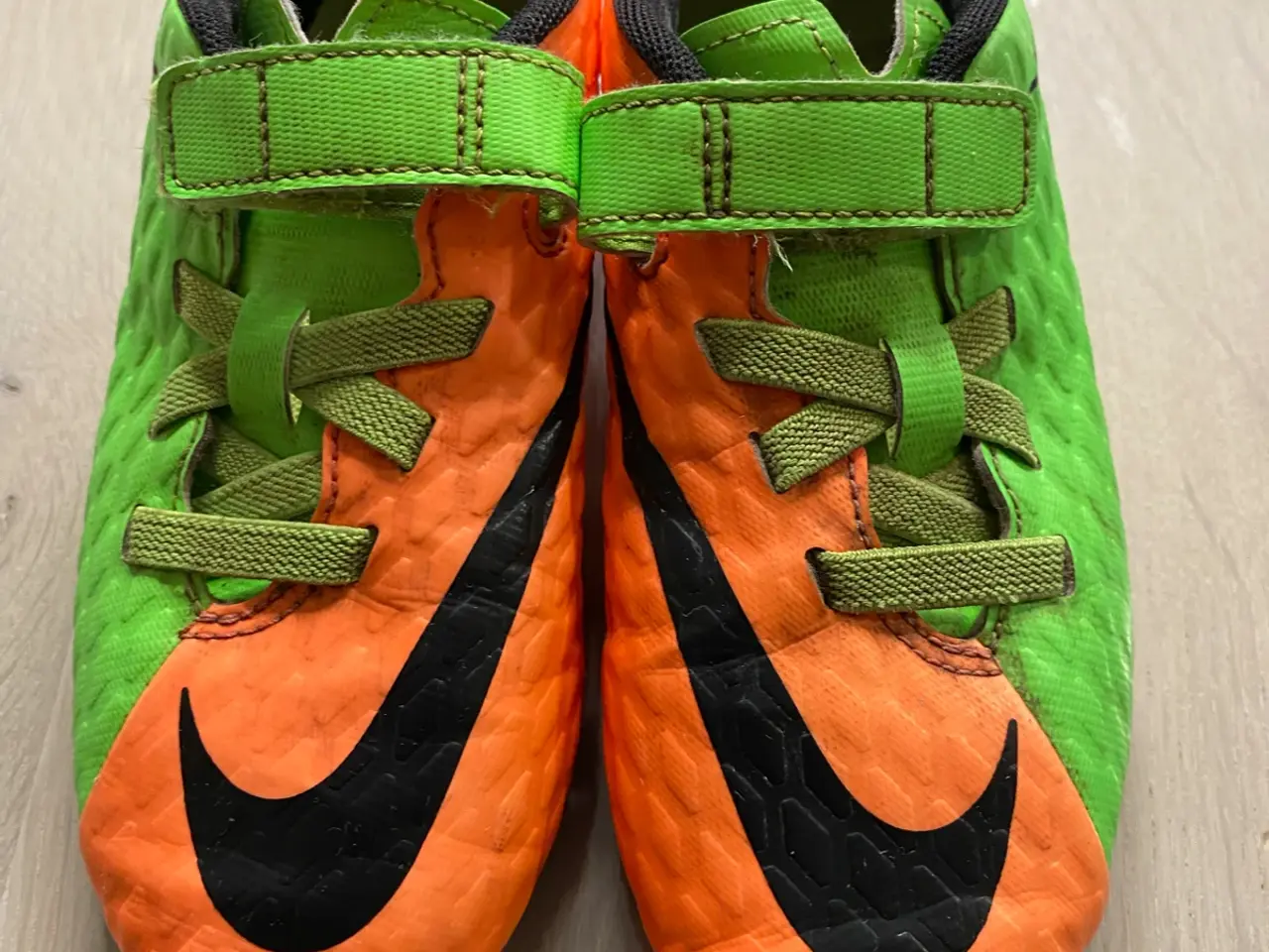 Billede 2 - Fodboldstøvler 31 og sneakers 33