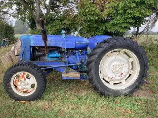 Traktor Fordson major