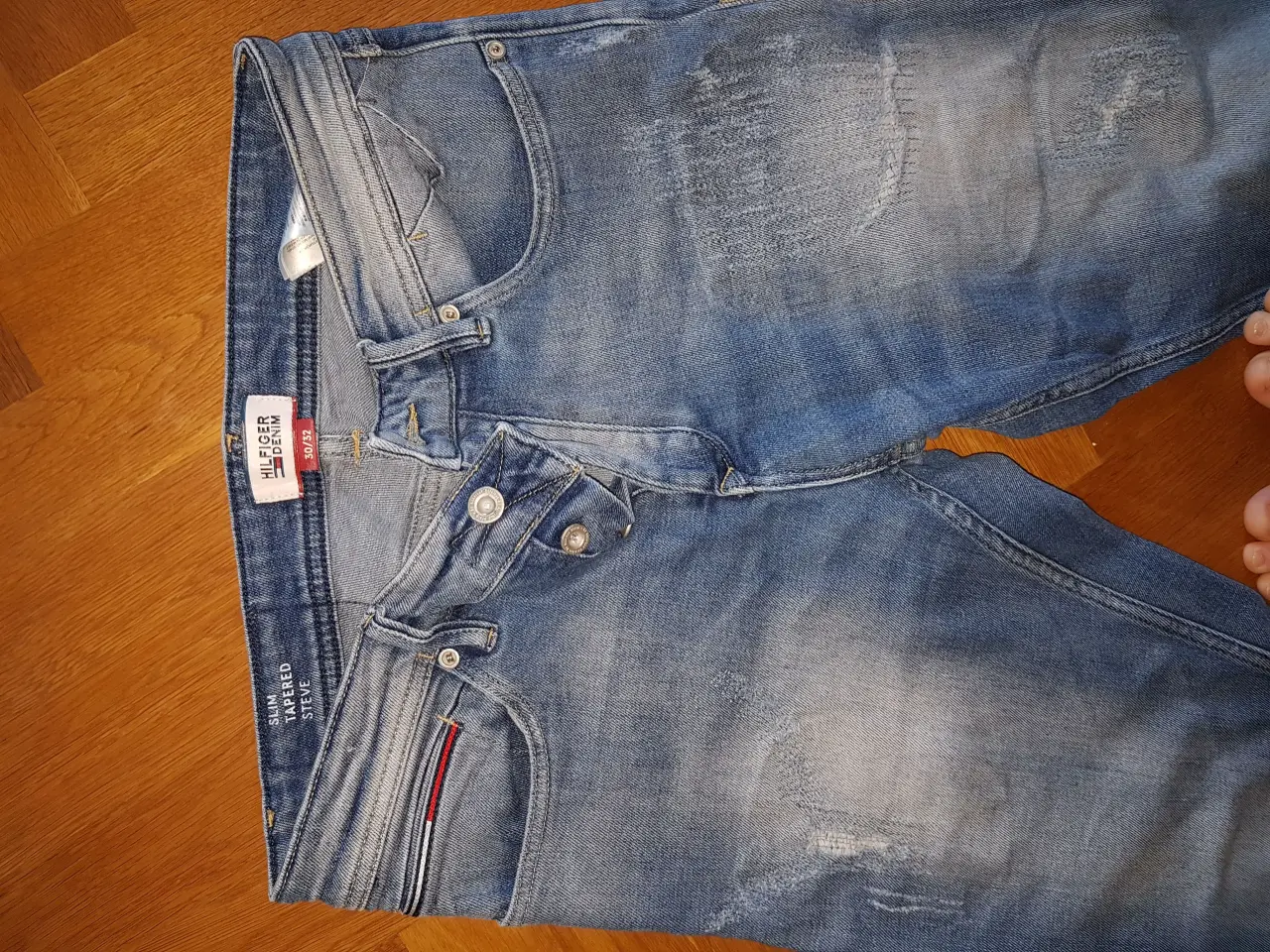 Billede 2 - Hilfiger denim w30 L32 kr 149