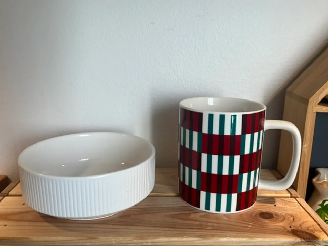 Billede 1 - Fransk design og elegant porcelæn til kaffebordet