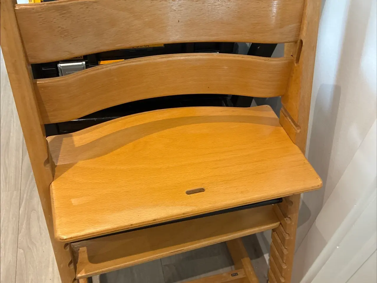 Billede 1 - Højstol fra stokke