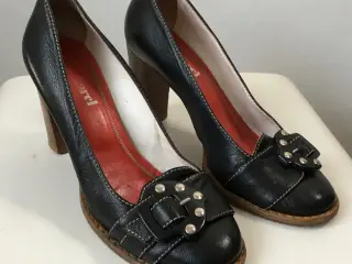 Cacharel, pumps, str. 37,5