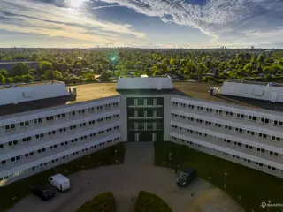Fleksible og lyse kontorer i velbeliggende kontorejendom på grænsen mellem Herlev/Rødovre/Ballerup og med kort afstand til den kommende letbane Rødovre Nord station.