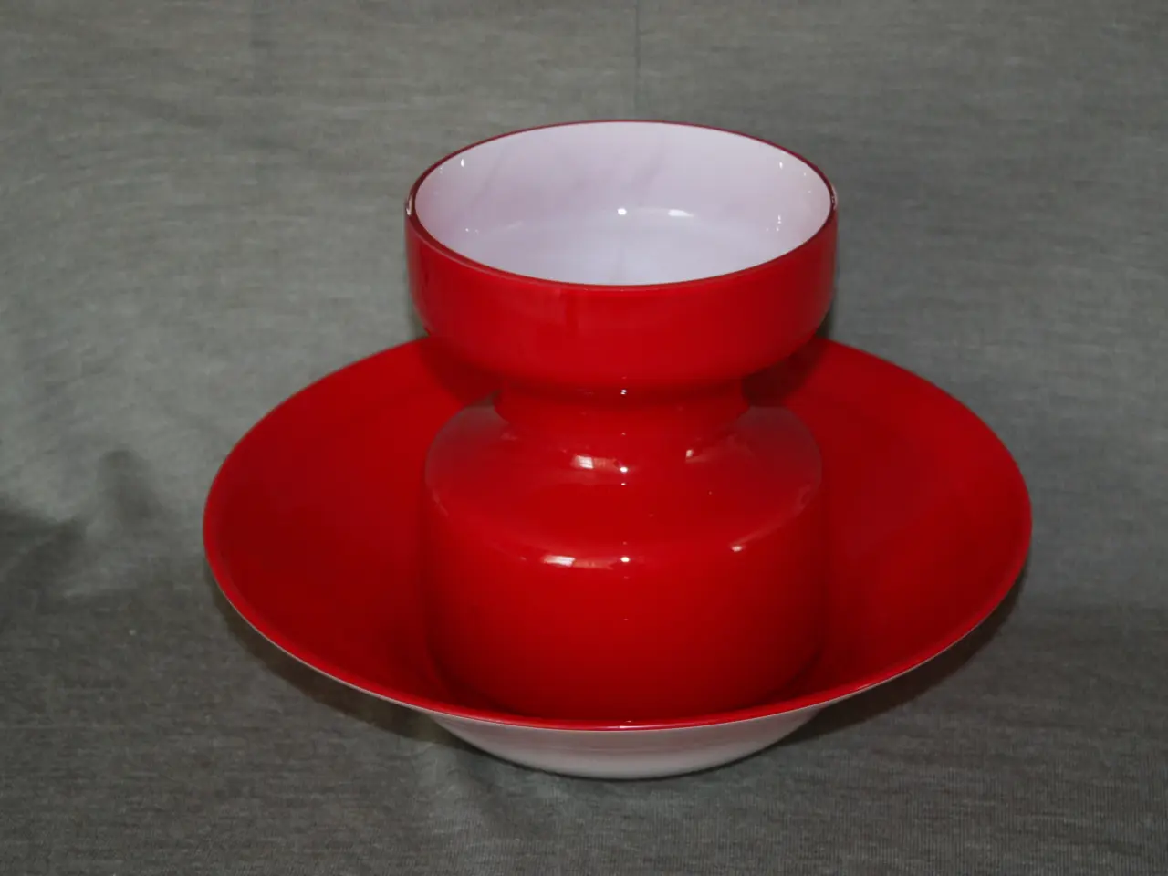 Billede 1 - Vase i rød glas 17 cm