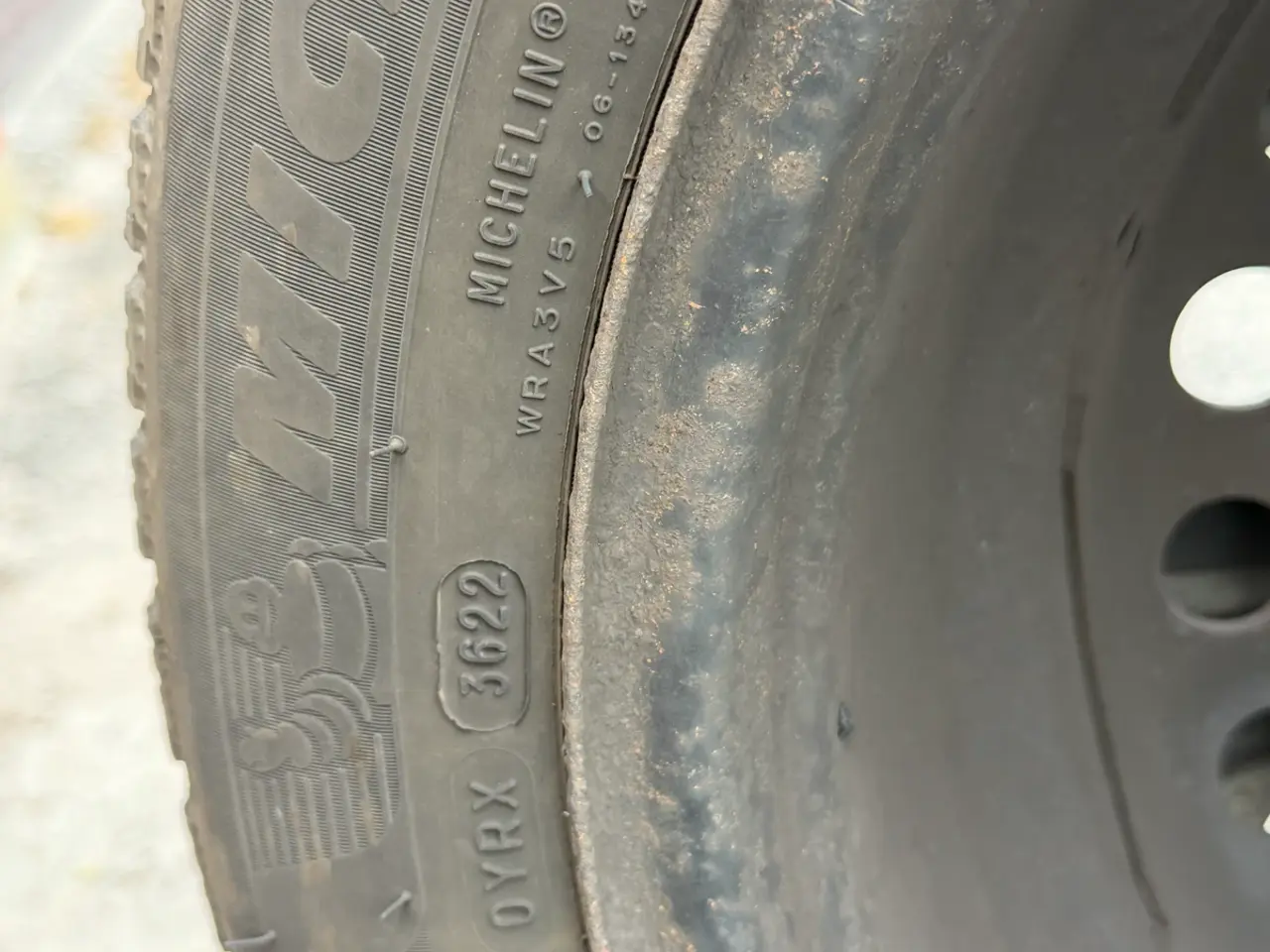 Billede 5 - Ford fælge med helårsdæk . 5x108 krydsmål
