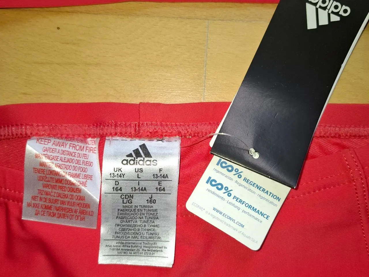 Billede 3 - Lækkert ADIDAS bikini sæt, sælges.