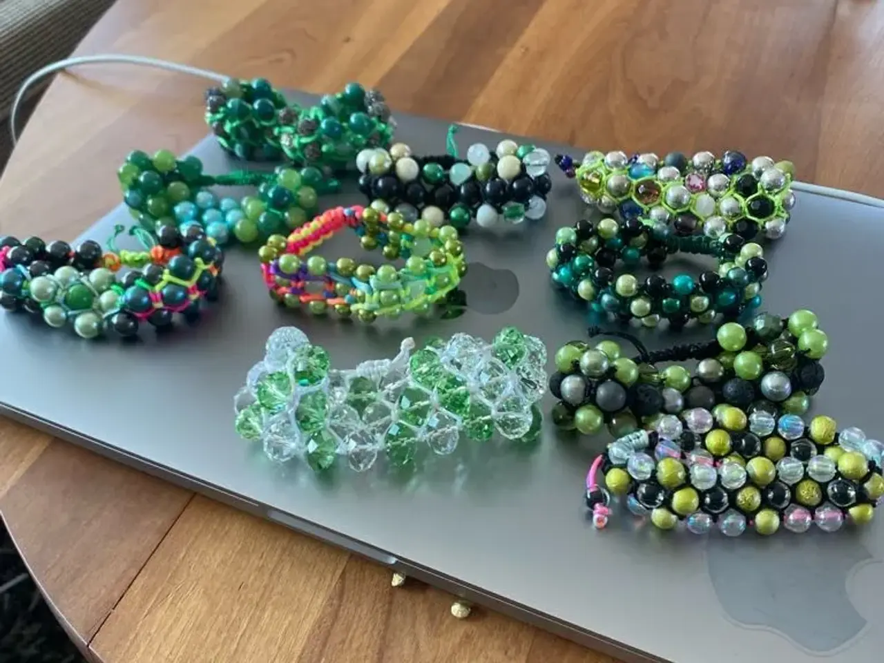 Billede 1 - Nye knyttede armbånd