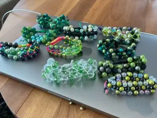 Nye knyttede armbånd