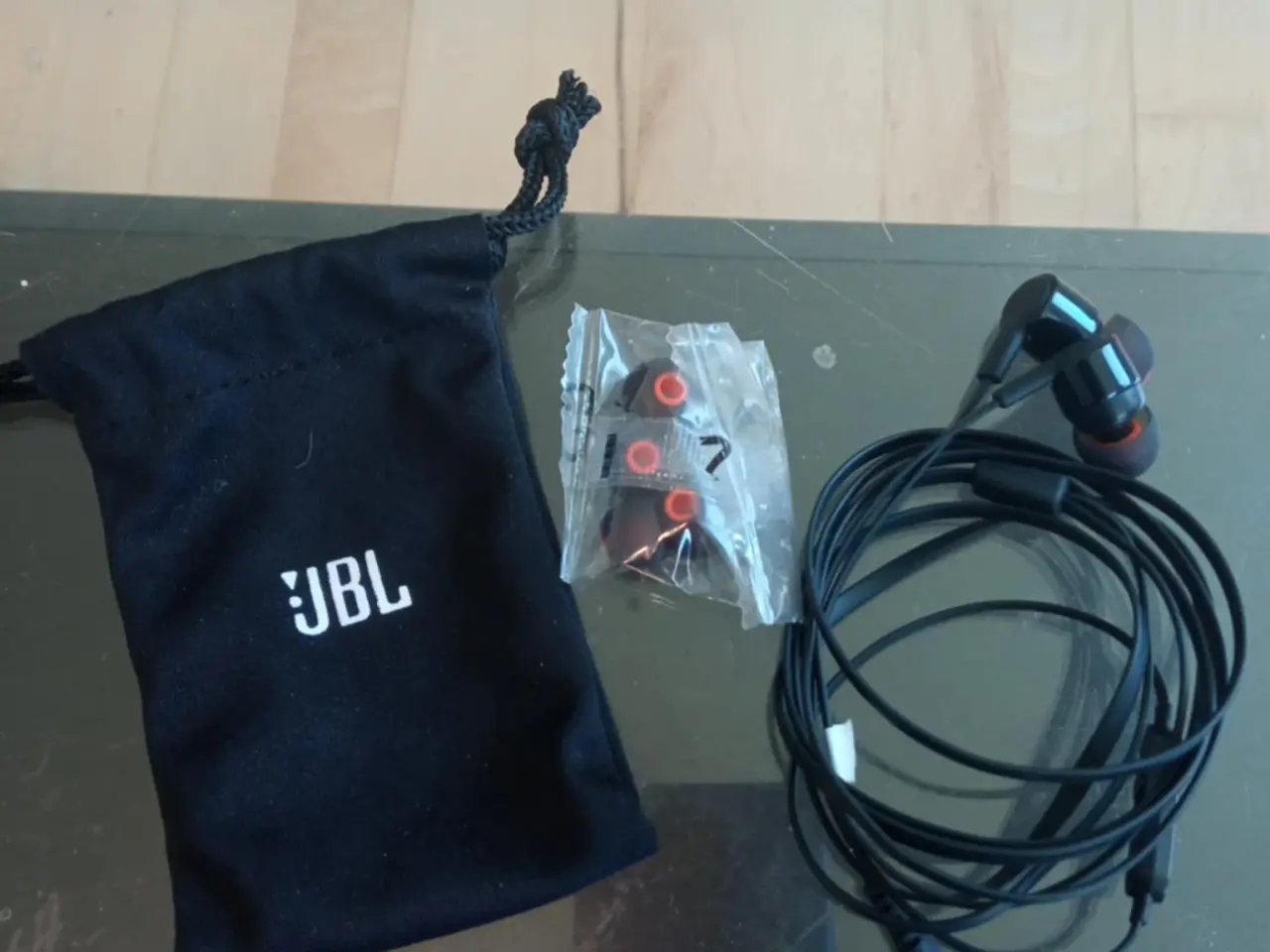 Billede 1 - jbl in ear høretelefoner sælges