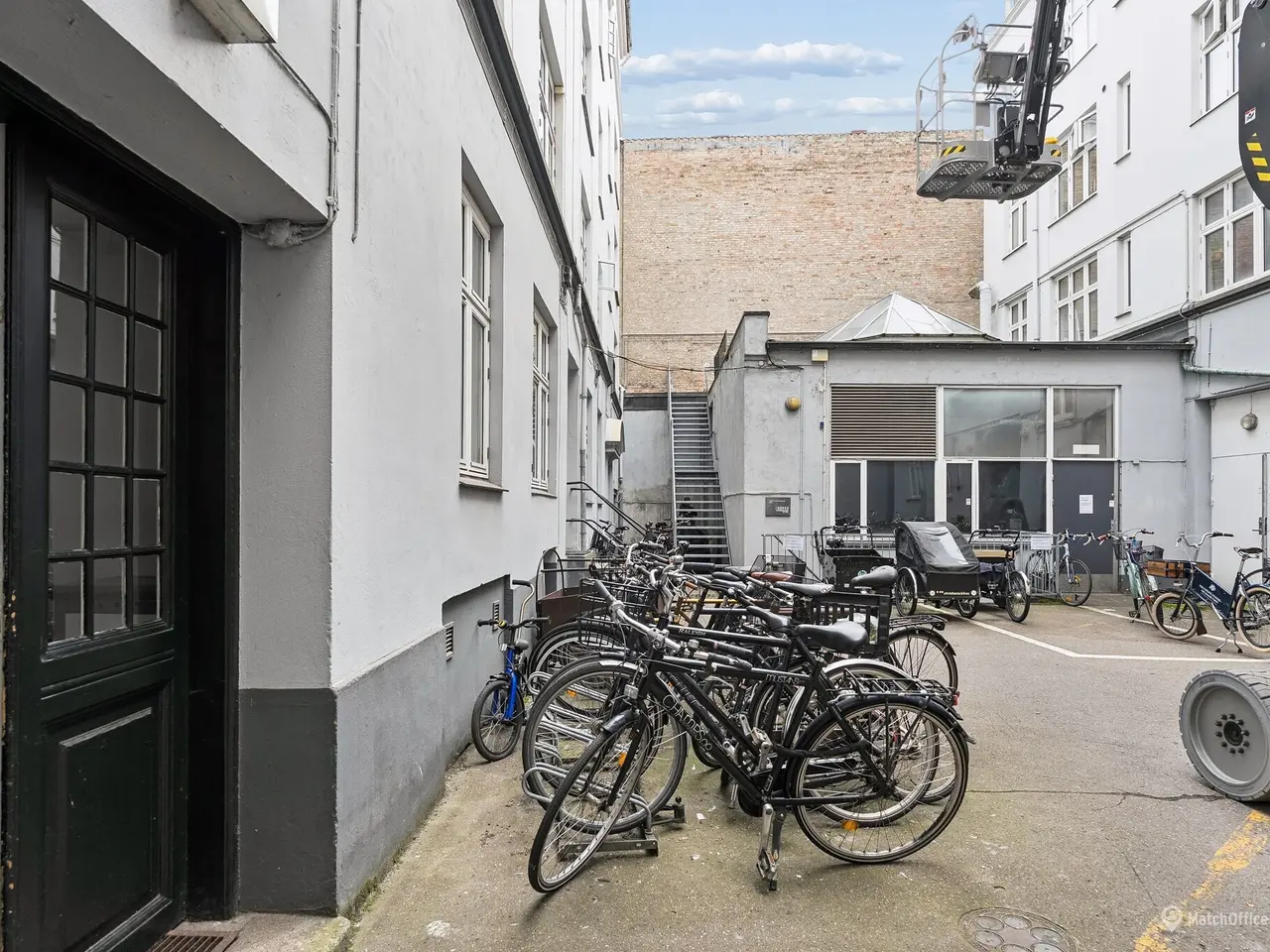 Billede 36 - Fredeligt kontor bag Vesterbros levende gader