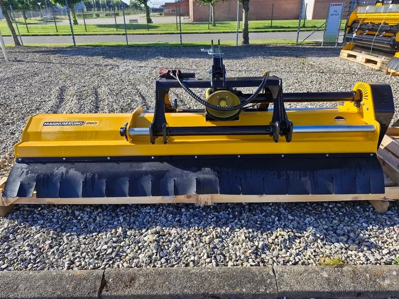 Billede 2 - McConnel Magnum Euro 280