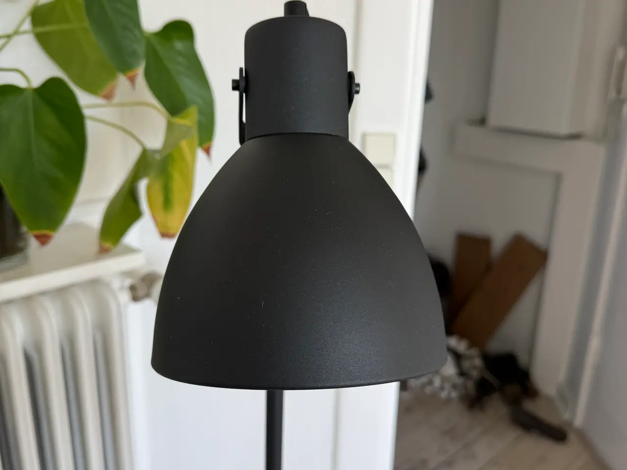 Billede 3 - Gulvlampe i sort