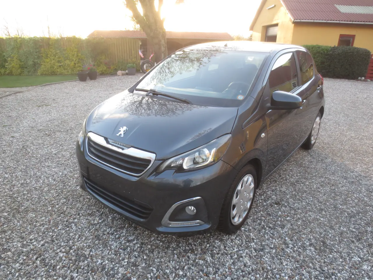 Billede 10 - Pæn Peugeot 108 1.0 E År 16 Nysynet. 