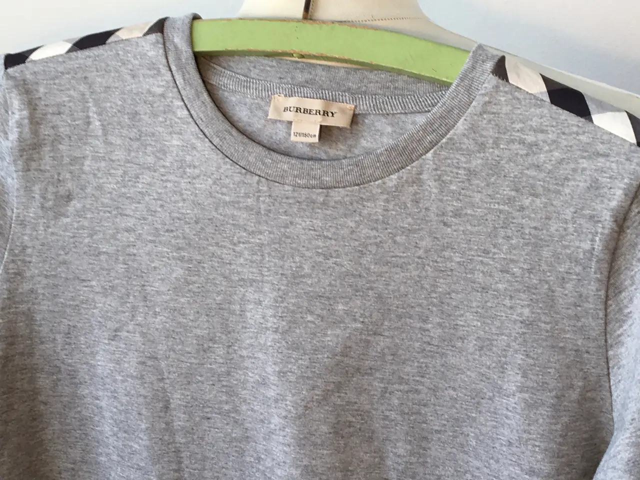 Billede 2 - Burberry, grå langærmet bluse m tern, str 150 - 12