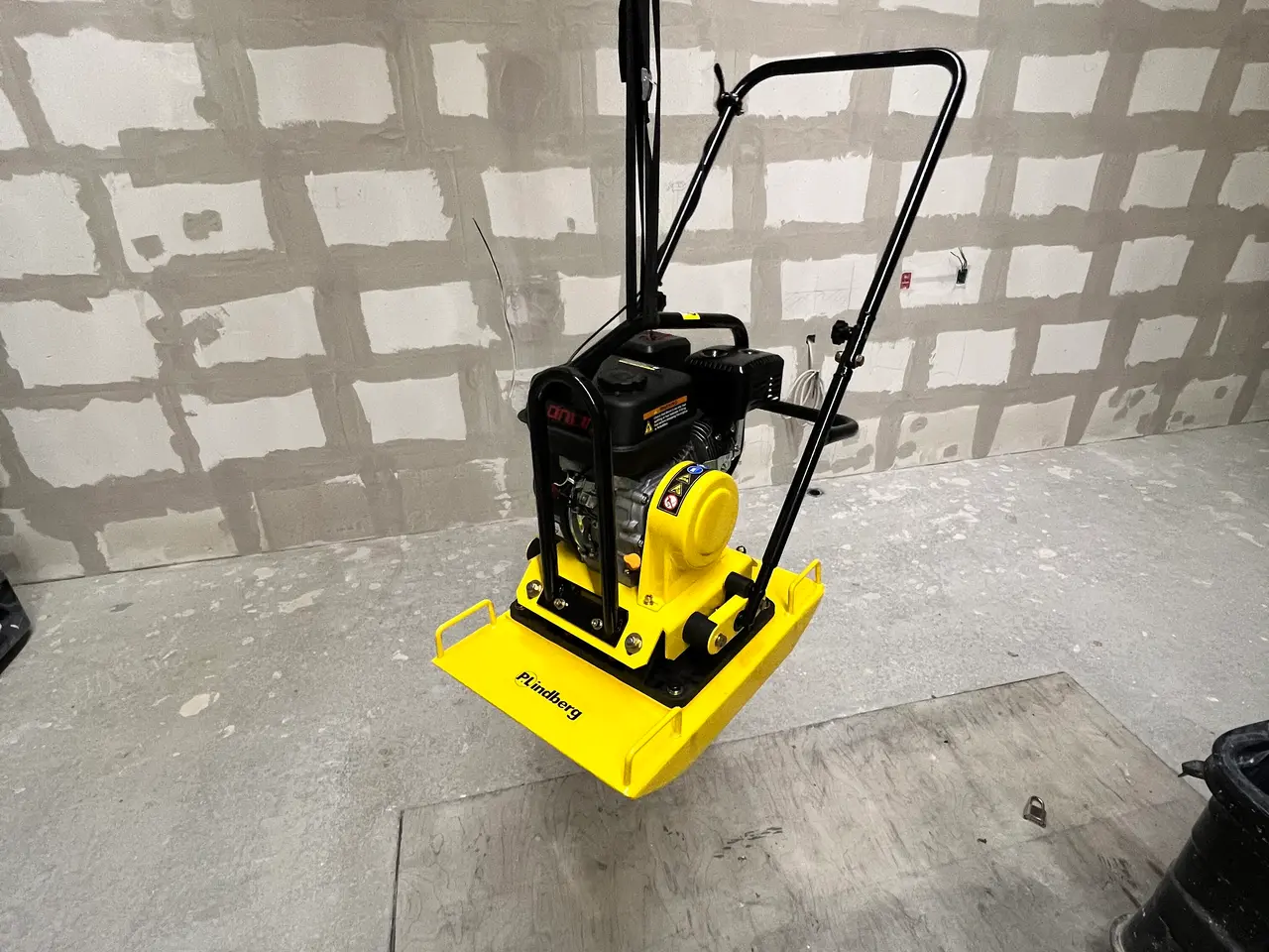Billede 1 - Pladevibrator udlejes 87kg