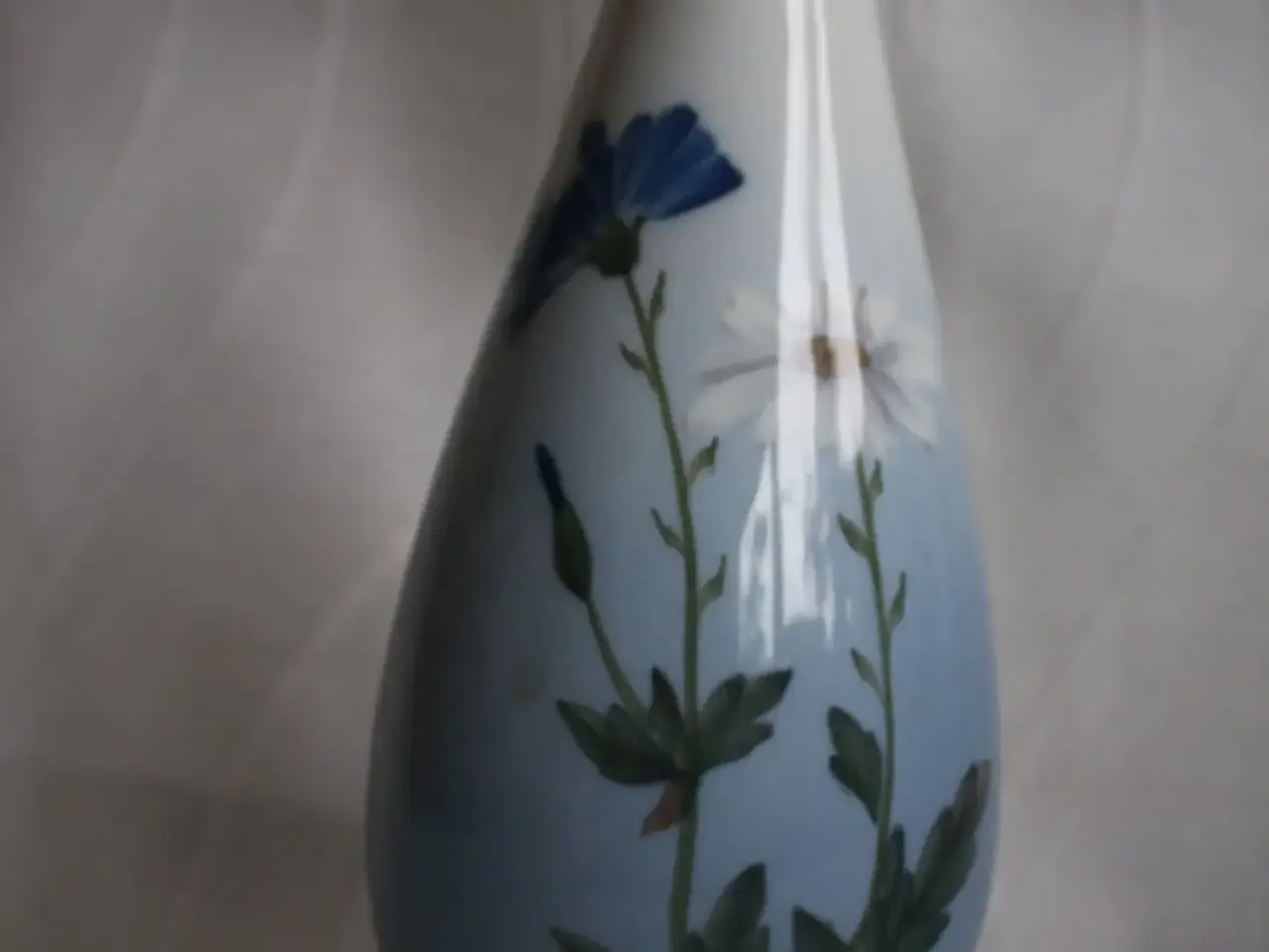 Billede 7 - Vase med blå og hvid blomst, RC 