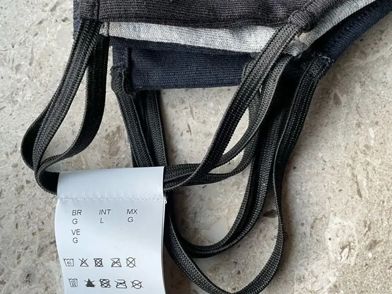 Billede 6 - Tre stk. nye HUGO BOSS mundbind i æske