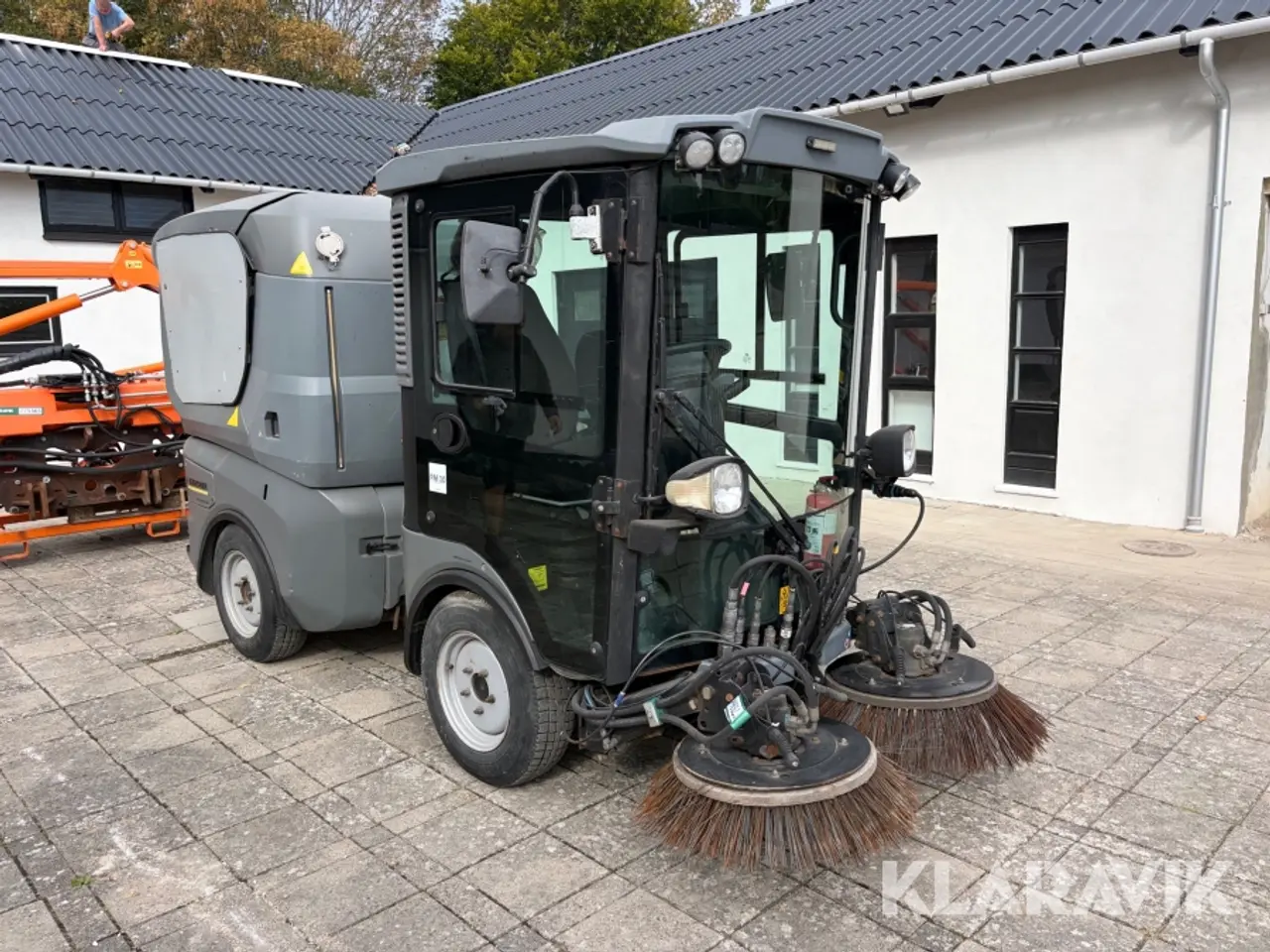Billede 2 - Feje/sugemaskinw Karcher MC130