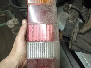 Ford P100 baglygter