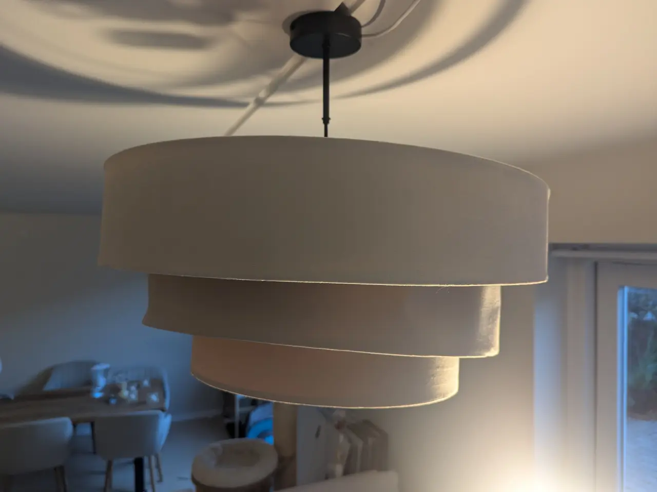 Billede 4 - Lindby Jusari loftlampe Ø56 cm – creme/guld, ubrug