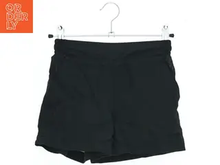 Sort shorts fra Lagear (str. 122)