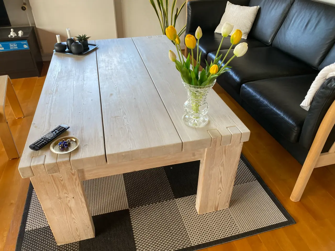 Billede 1 - Sofabord i fyrretræ