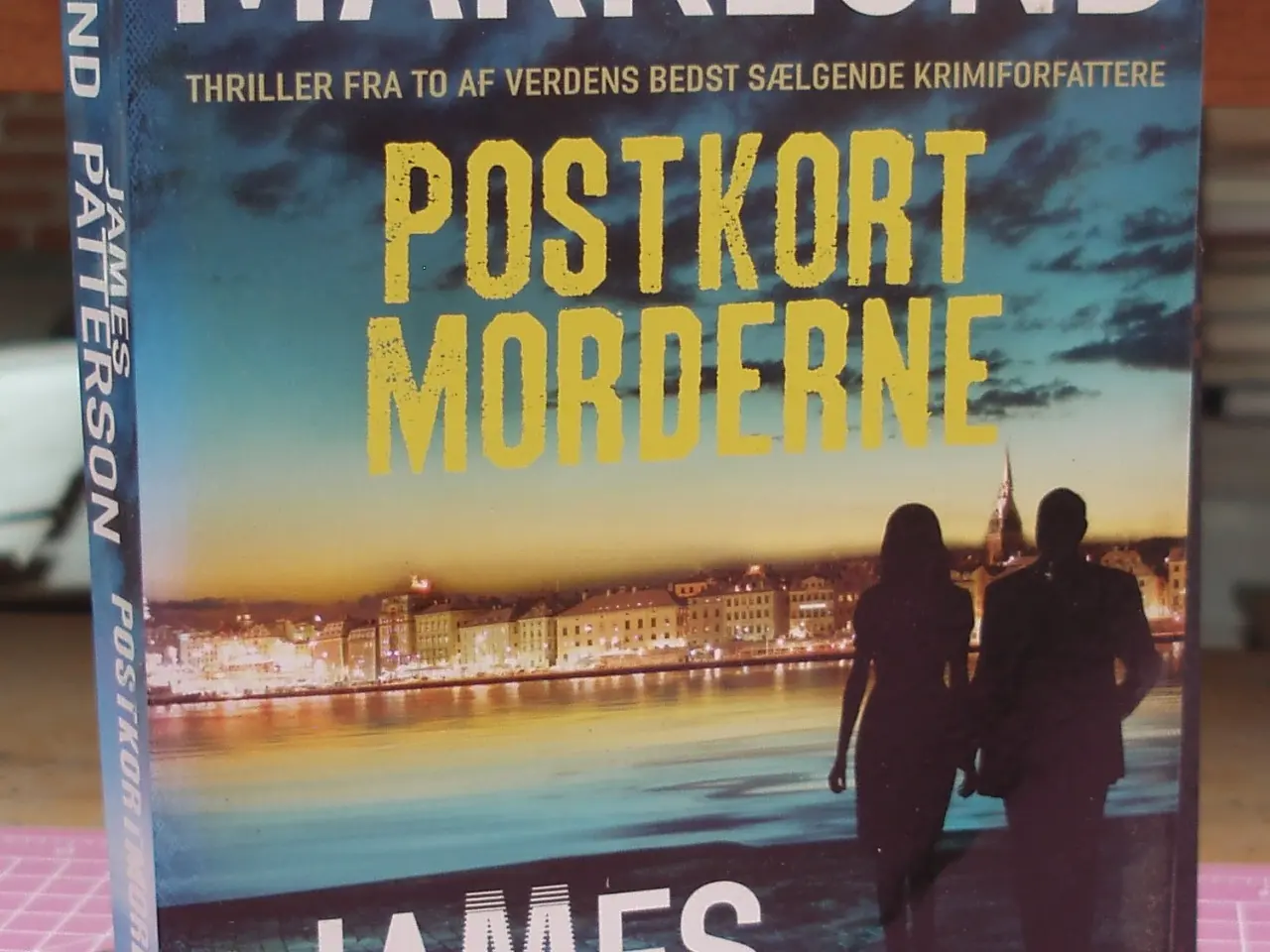 Billede 1 - Postkort morderne af Liza Marklund og James Pat