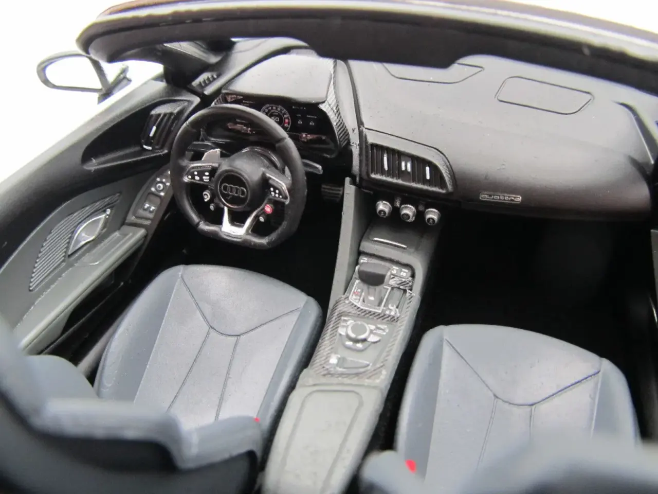 Billede 8 - AUDI Dealer Edition 2016 Audi R8 Spyder 1:18