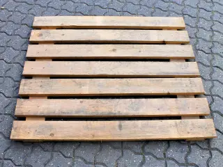 Brugt nedfalds beskyttelse i træ 1060x900mm