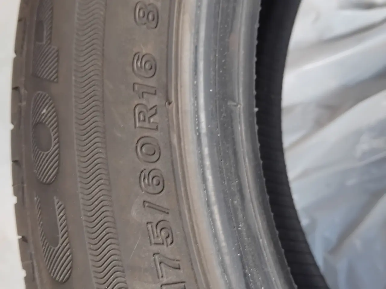 Billede 2 - 16" Bridgestone radial dæk
