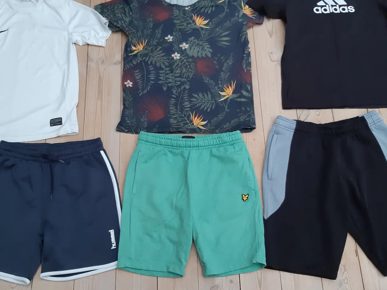 Billede 4 - STR 10 - 12 ÅR - 8 par shorts 300 kr eller pr del