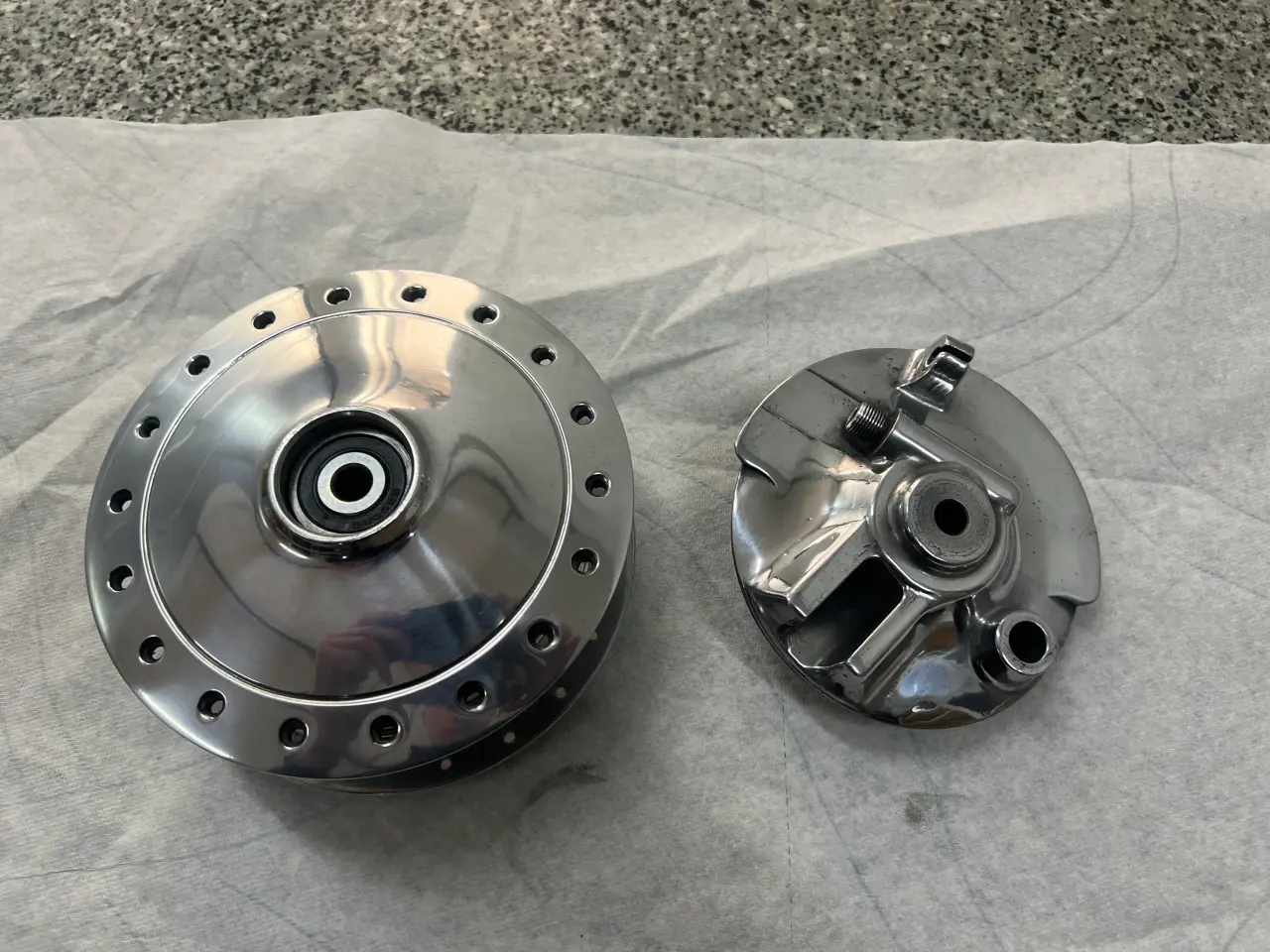 Billede 1 - Honda cd50 orginalt forhjulsnav+bremseplade gl mod