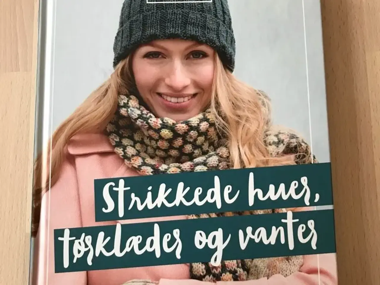 Billede 1 - Hyggestrik: huer, tørklæder og vanter