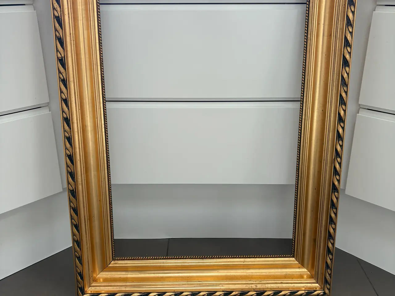 Billede 1 - Guldalder billedramme indvendige mål 77x50