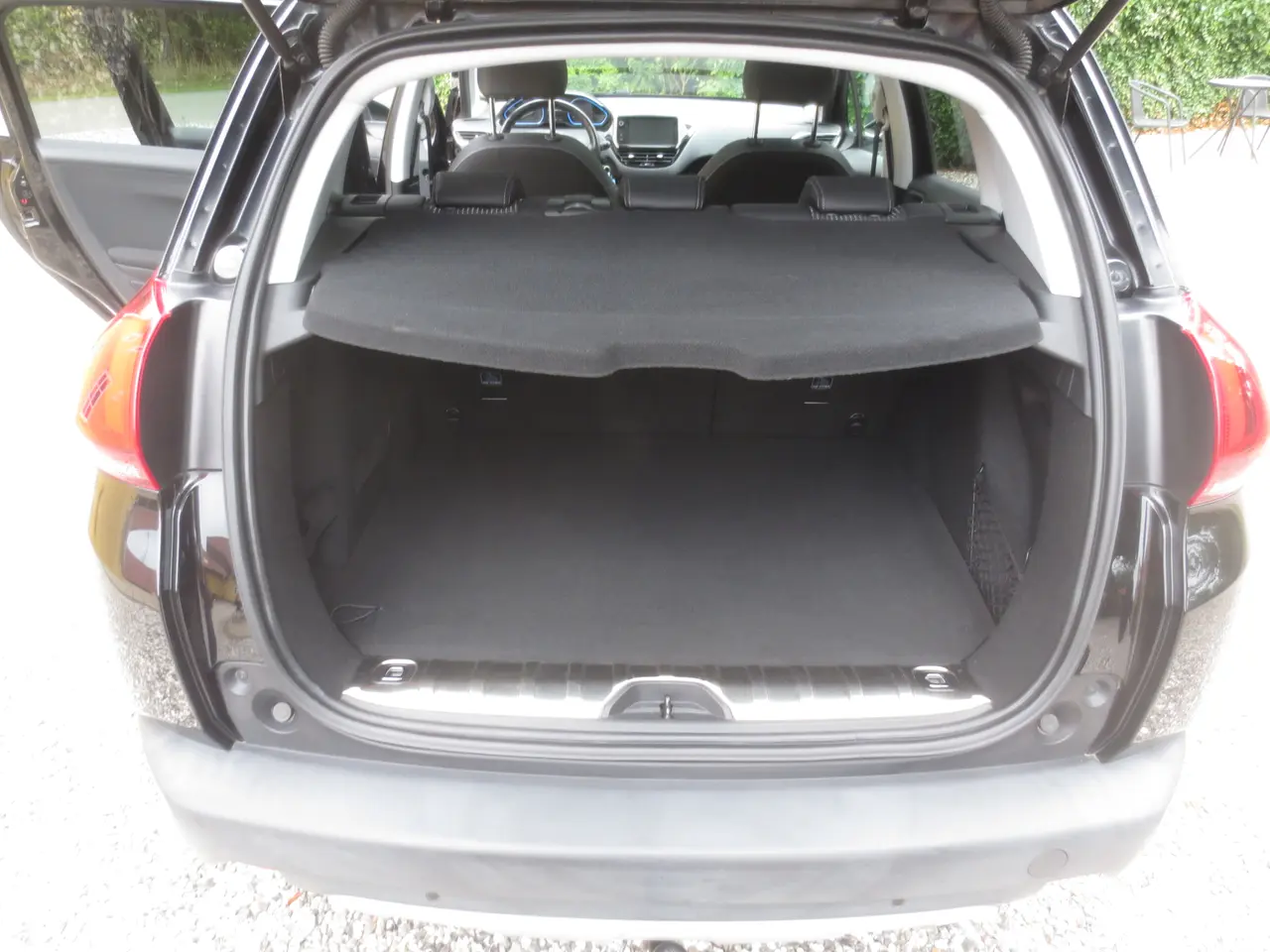 Billede 11 - Pæn Peugeot 2008 1.6 HDi År 17. Nysynet.