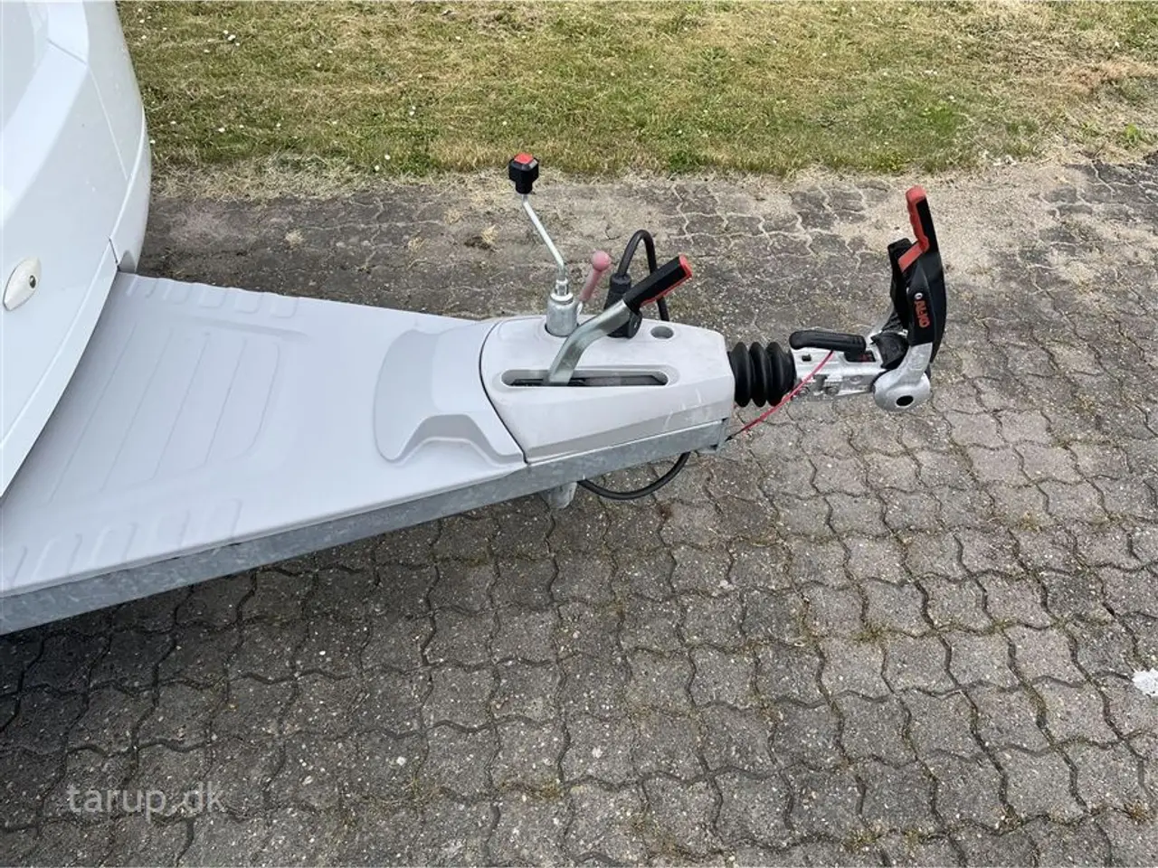 Billede 6 - 2022 - Adria Altea 502 UL Mover, posemarkise, rundsiddegruppe, stort køleskab, midi tagluge, serviceklap, stabilisator, enkeltsenge med lameludtræk