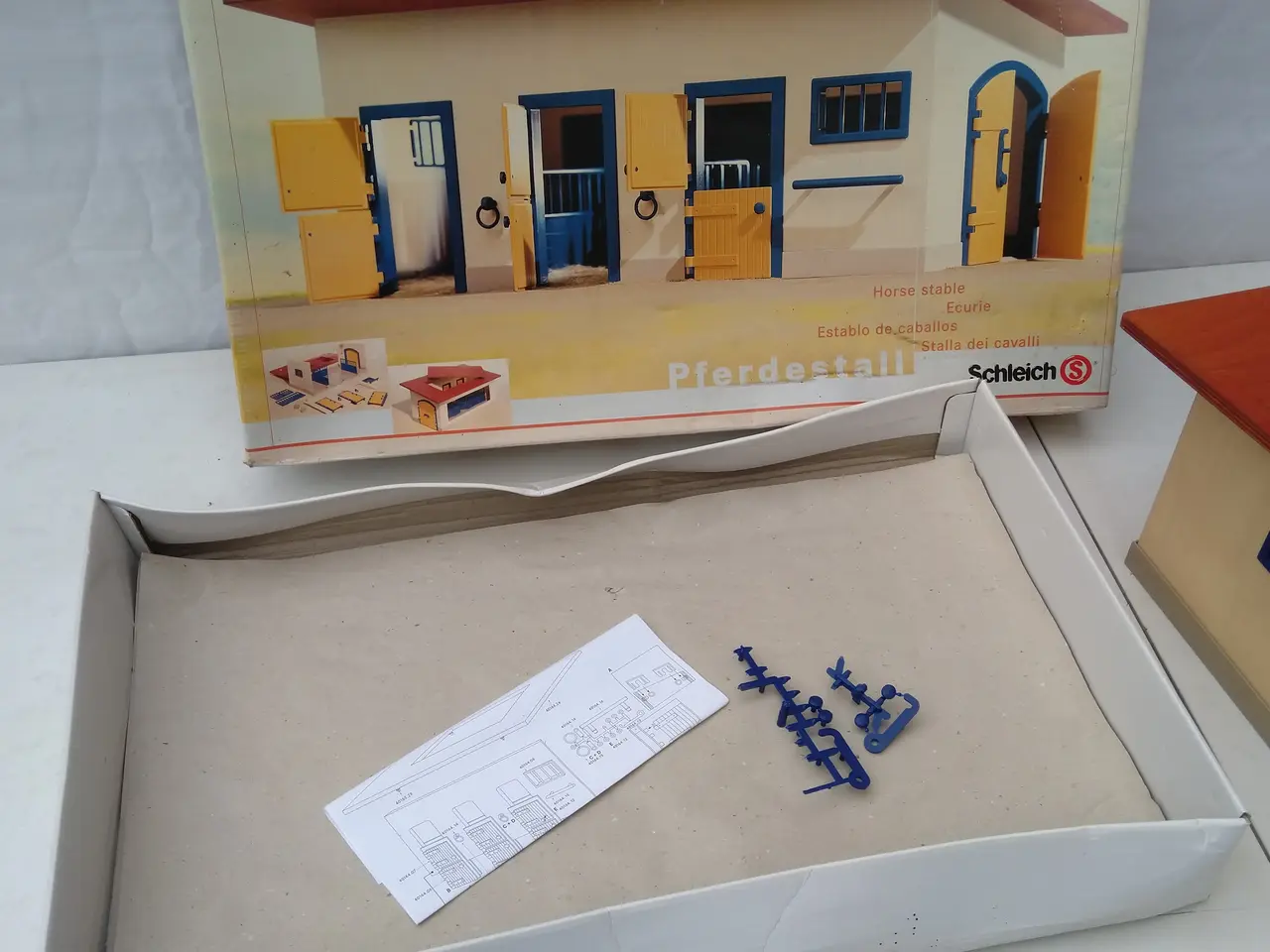 Billede 8 - Schleich hestestald med masser af tilbehør