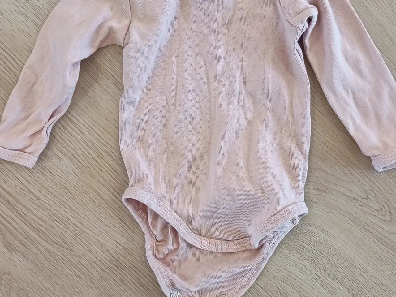 Billede 17 - Blandet babytøj str 56 i god stand