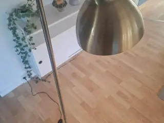 Broste Copenhagen Cimal gulvlampe – messing
